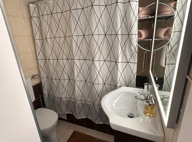 Elegant In The Centre With Ac דירה בודפשט
